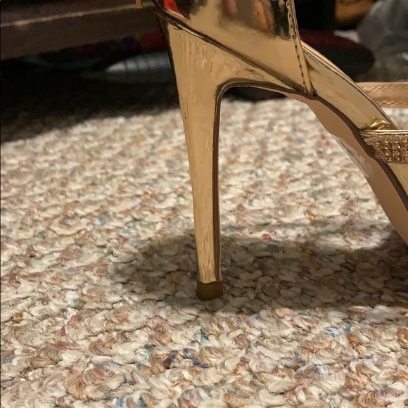 Heels - Picture 3 of 3